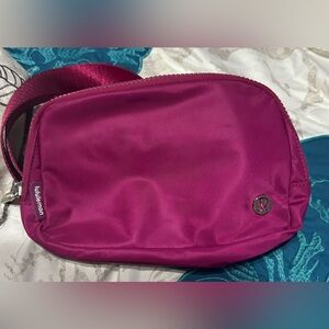 Lululemon 1L belt bag